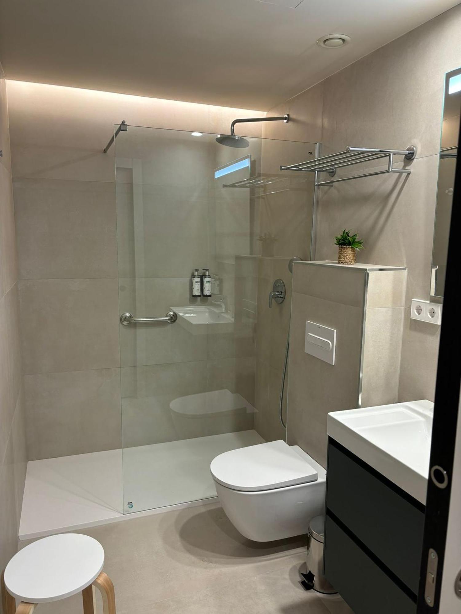 Apartamentos Joaquin Costa Santander Exteriör bild
