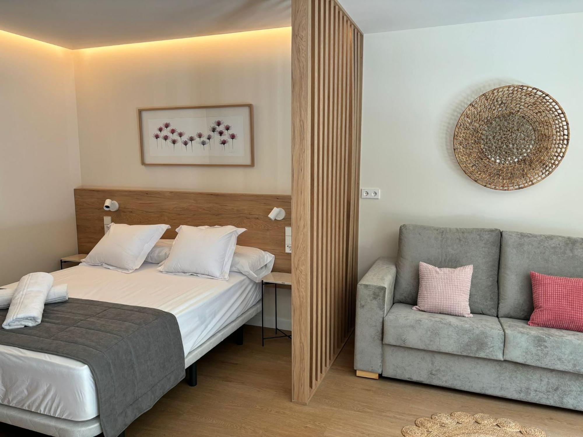 Apartamentos Joaquin Costa Santander Exteriör bild