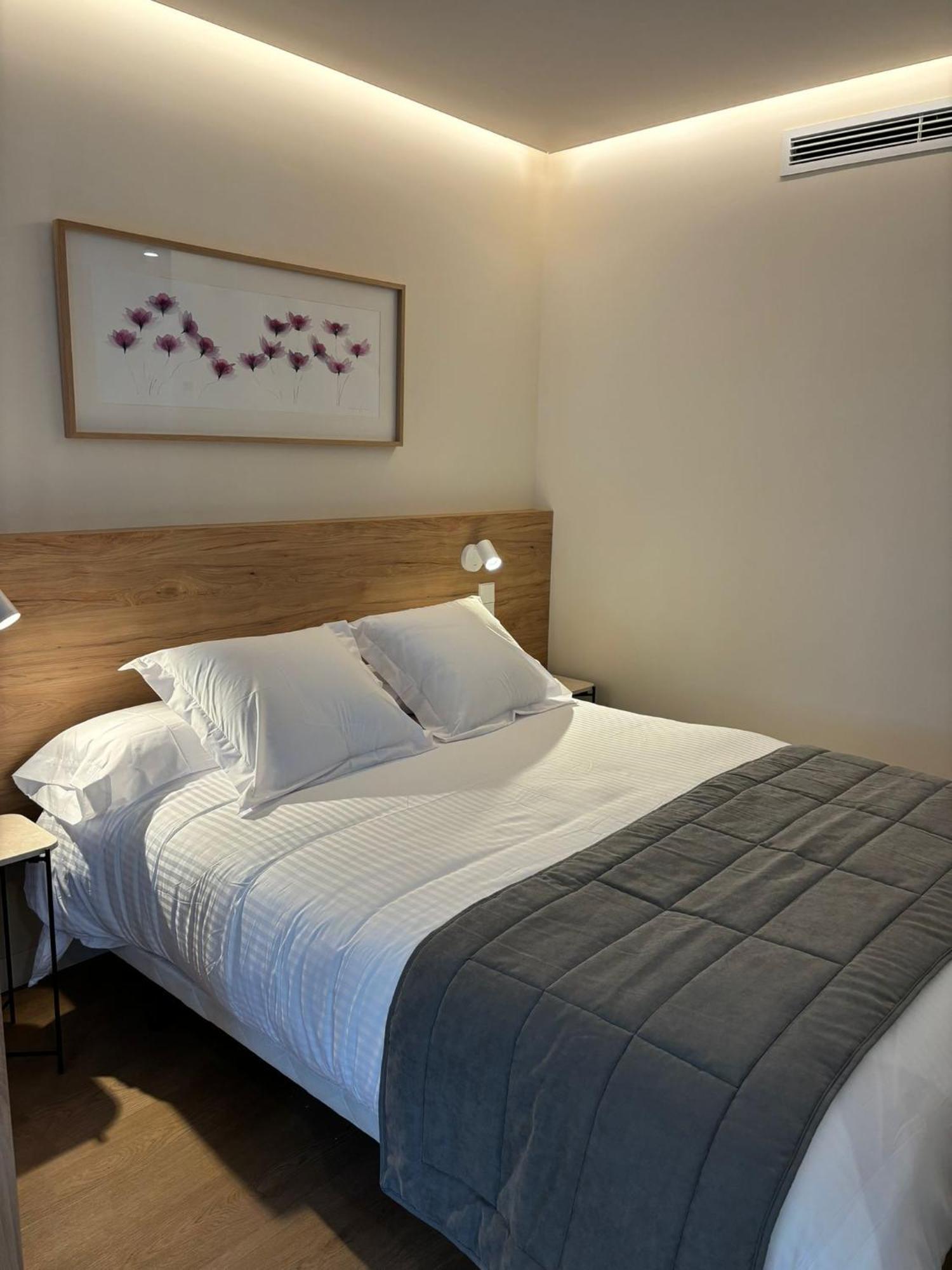Apartamentos Joaquin Costa Santander Exteriör bild