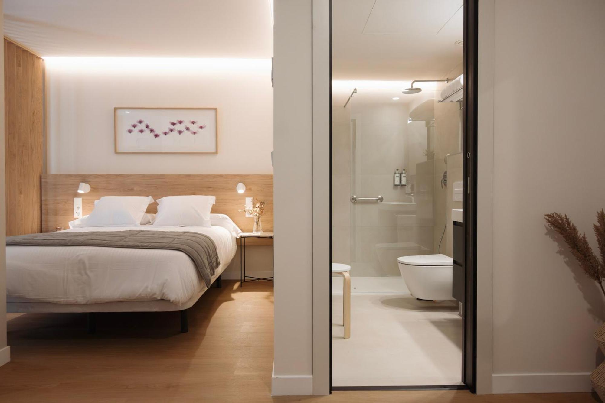 Apartamentos Joaquin Costa Santander Exteriör bild