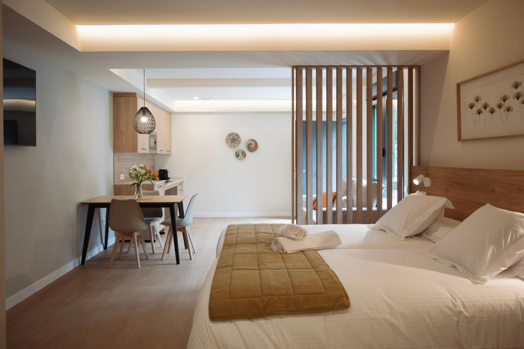 Apartamentos Joaquin Costa Santander Exteriör bild