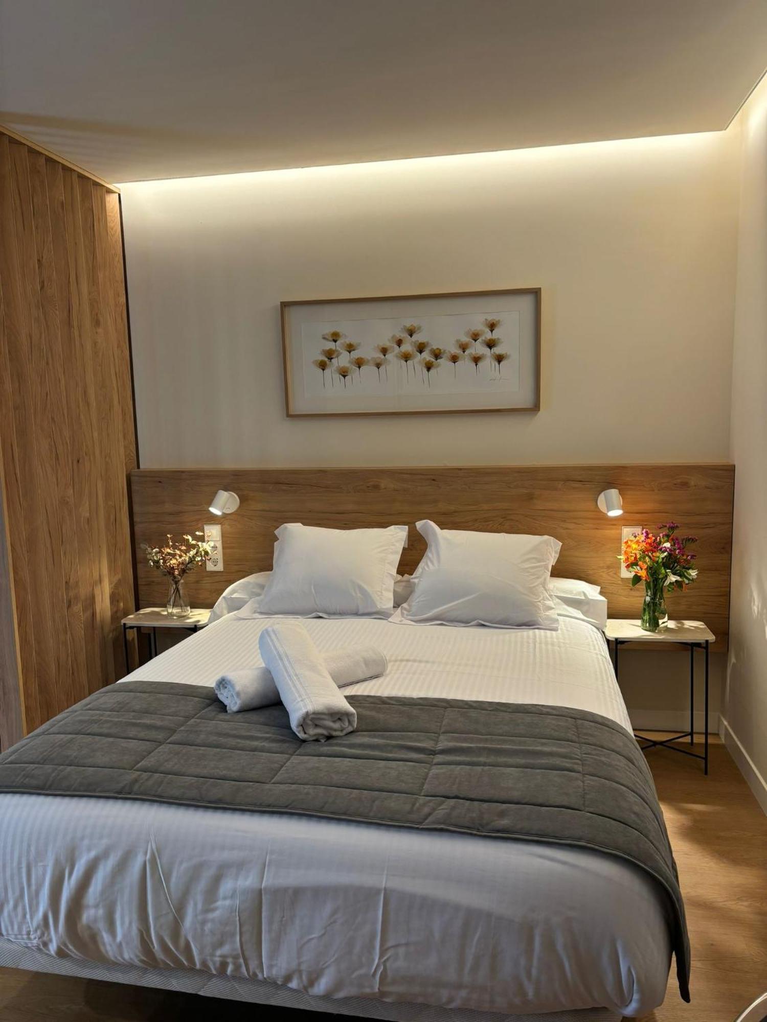 Apartamentos Joaquin Costa Santander Exteriör bild